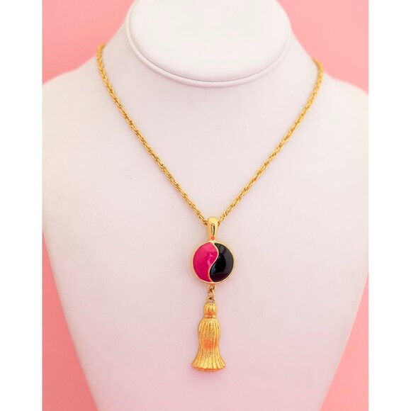 Vintage Red Yin & Yang Necklace by Avon 20 inch - P15 - Picture 2 of 4